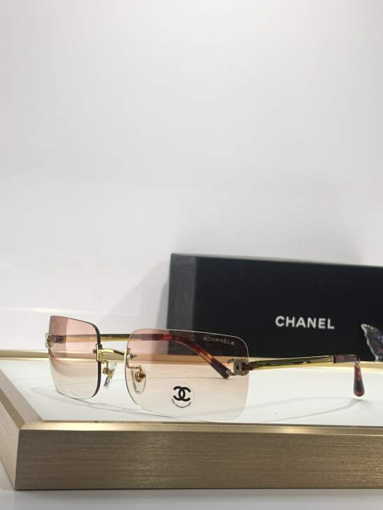 Picture of Chanel Sunglasses _SKUfw76990402fw